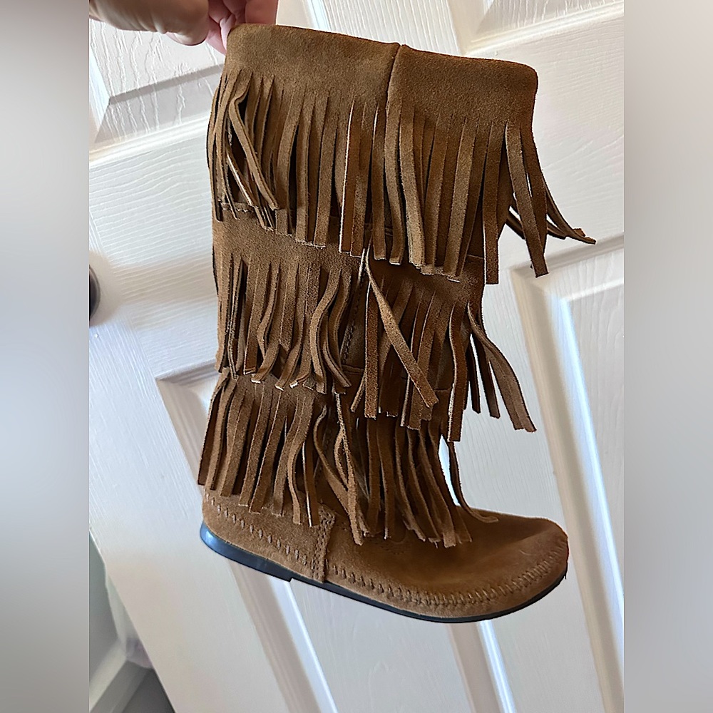 Minnetonka fringe moccasin boots